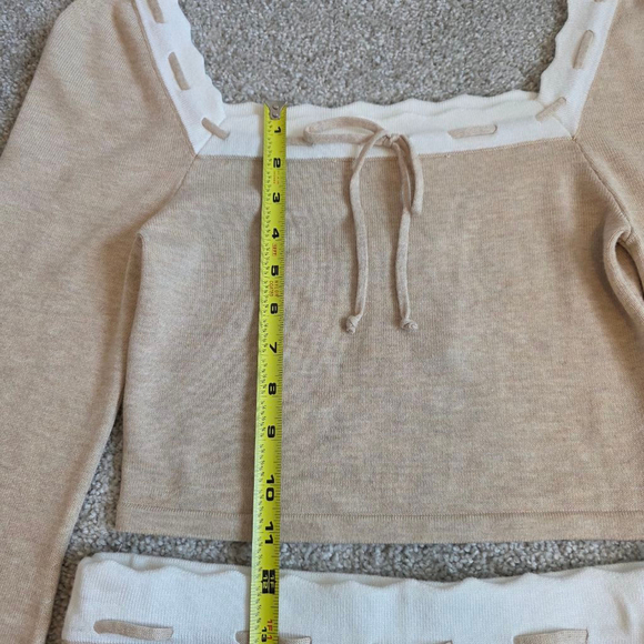 Dee Elly Set Size M Beige Bell Sleeve Knit Crop Top With Matching Skirt Rayon - Picture 6 of 12